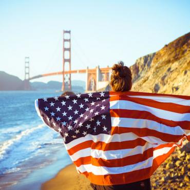 Golden Gate bridge flag iStock-463306131web