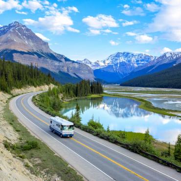 Icefields Parkway_Credit Parks Canada & Rogier Gruys