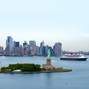 Queen Mary 2 in New York Harbour