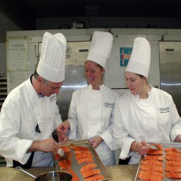 Salmon cooking school